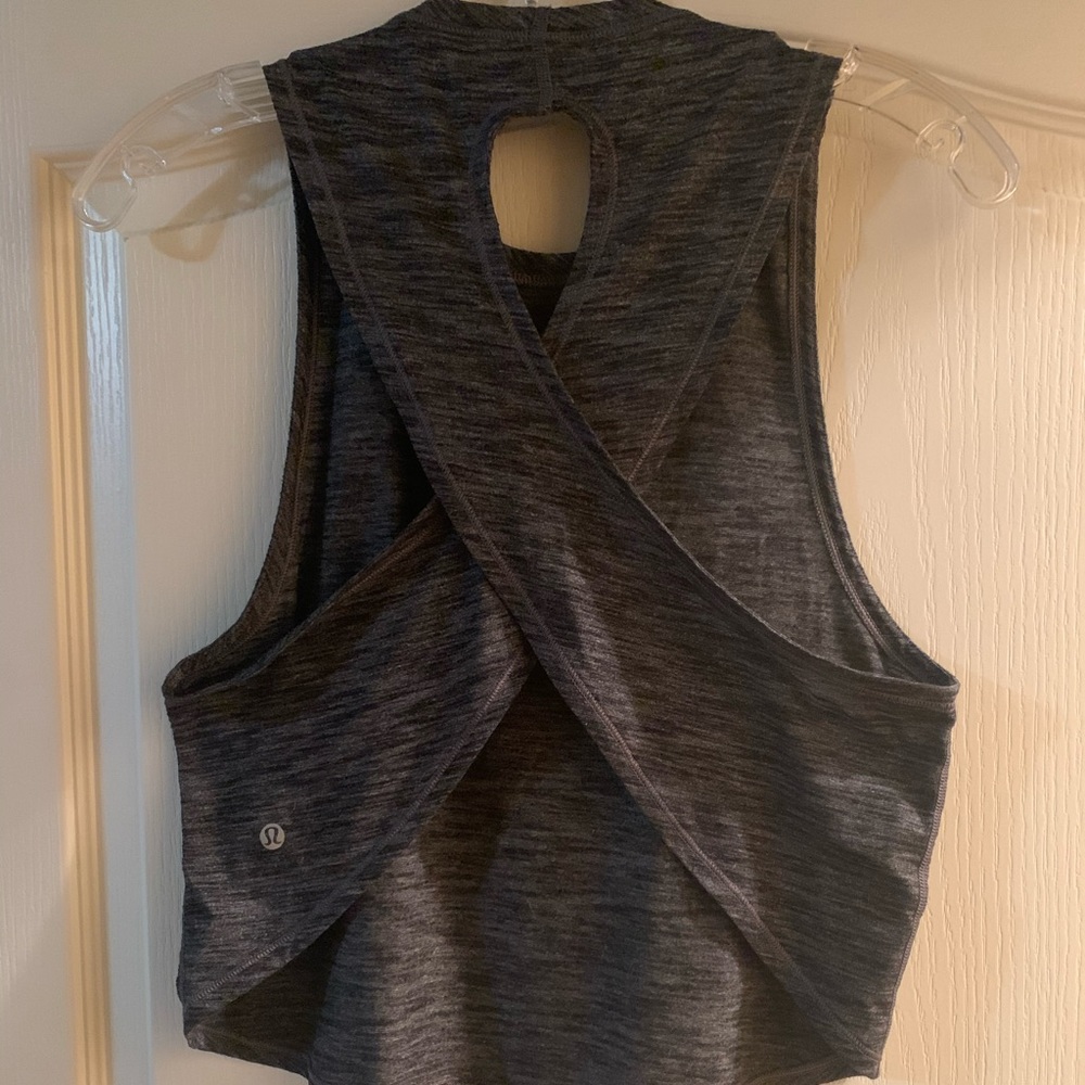 Lululemon crisscross back crop tank